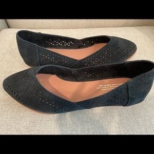 Toms Floral Flats in Black - Size 8